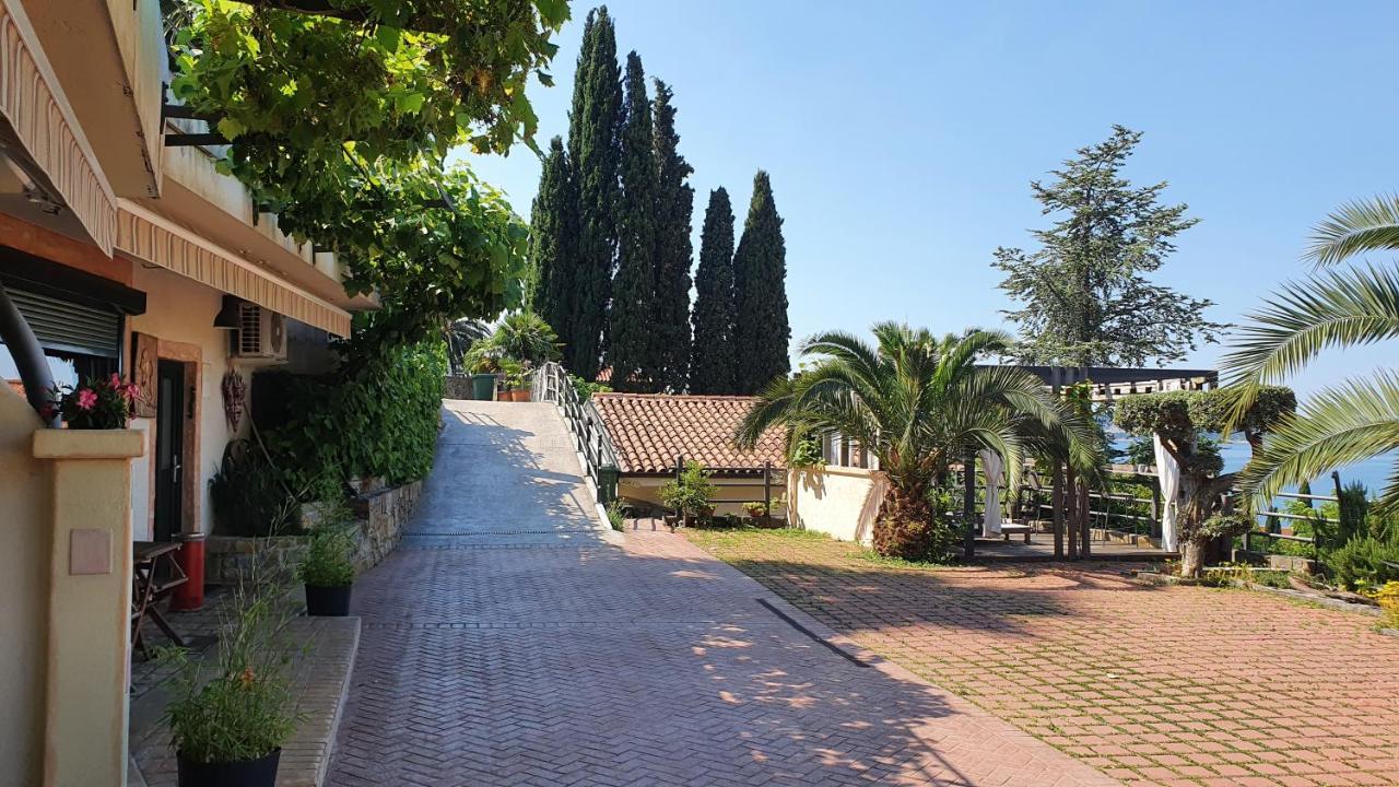 Studio-Apartments Monfort Portorož Eksteriør billede